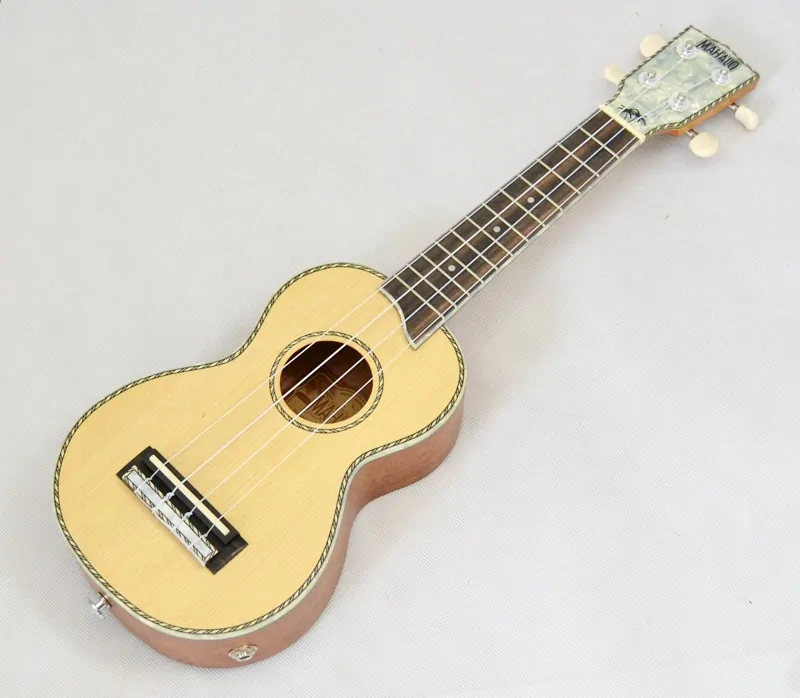 Sopránové elektroakustické ukulele MAHALO Pearl