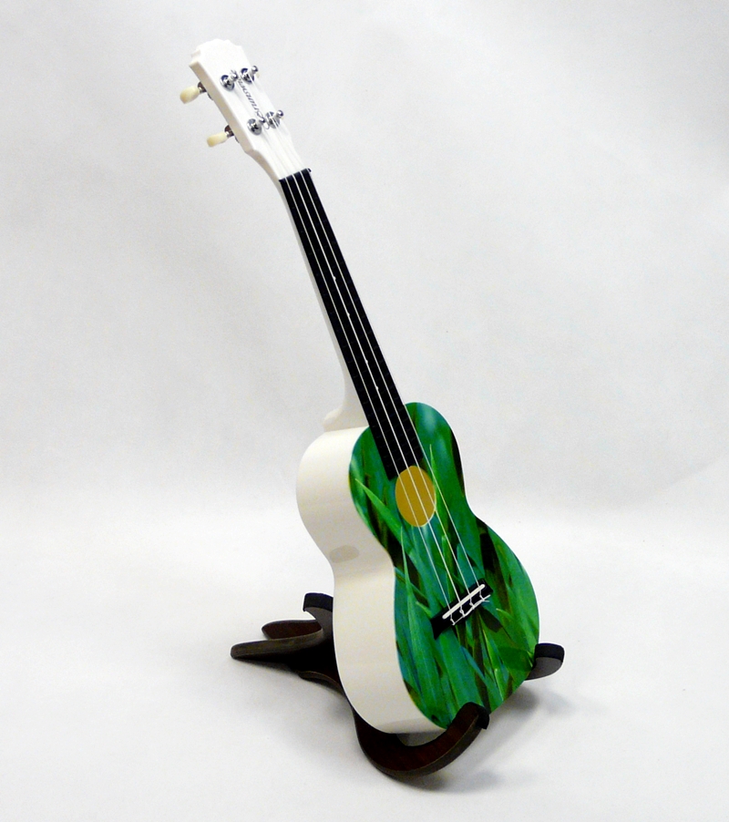 BRUNSWICK PLASTOVÁ TRÁVA KONCERTNÍ UKULELE