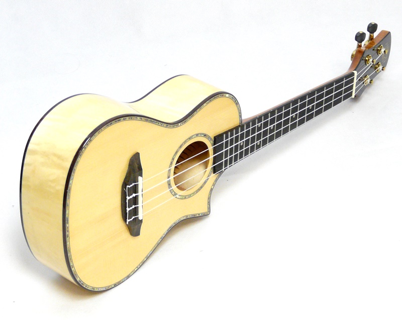 Koncertní ukulele Isuzi SST-1C Smrk & javor