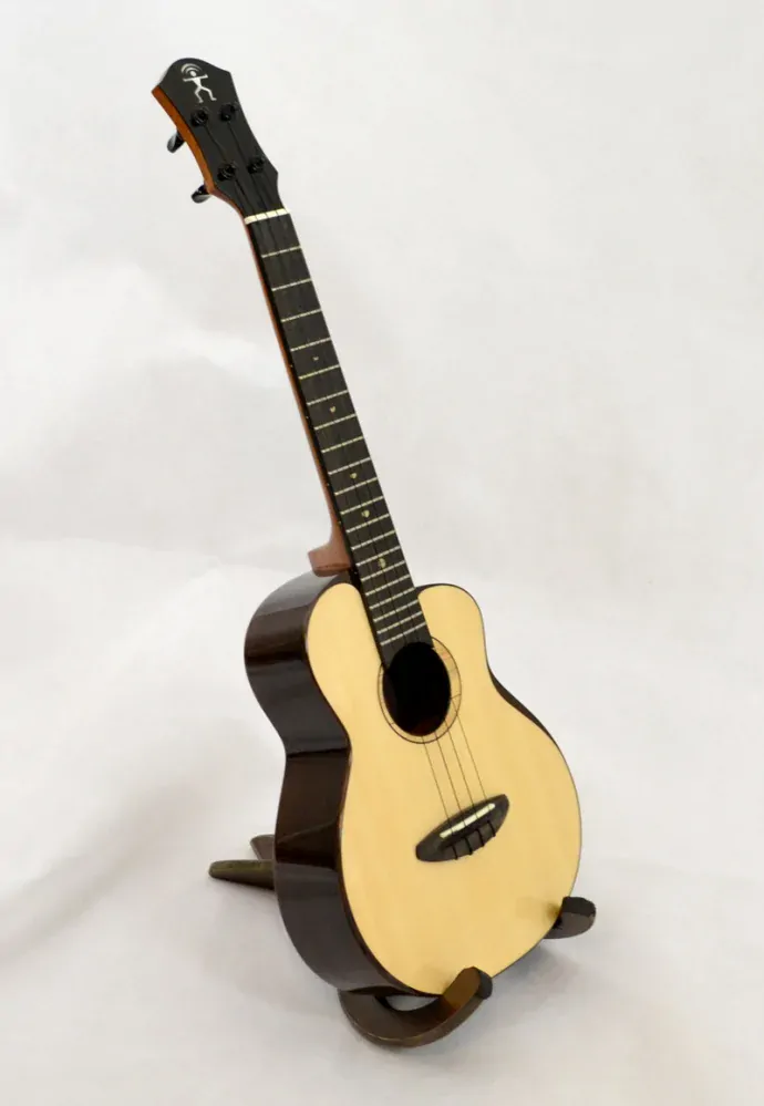 Tenor ukulele aNueNue UT200 Moonbird