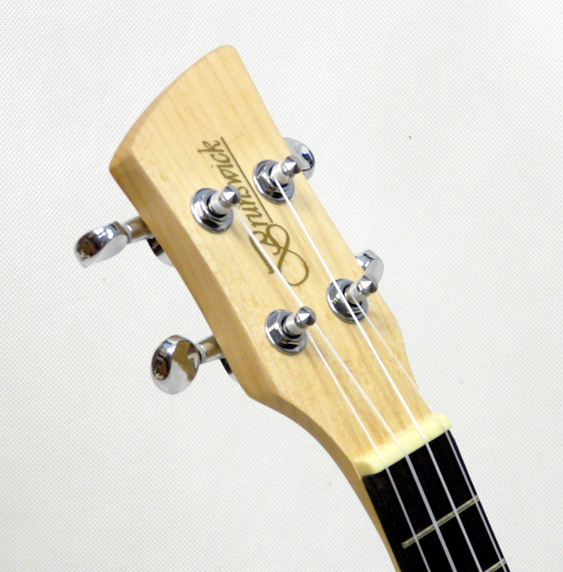 Koncertní elektro-akustické ukulele BRUNSWICK BU5CE Javor