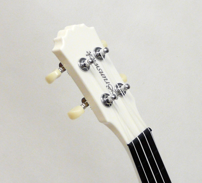 BRUNSWICK PLASTOVÁ TRÁVA KONCERTNÍ UKULELE