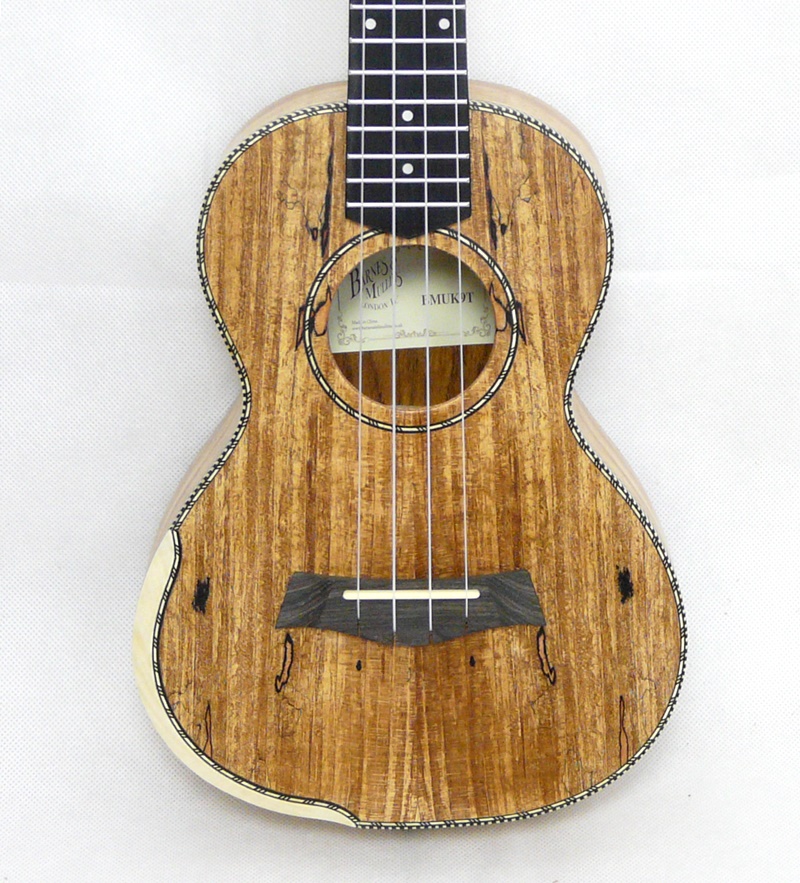 Tenor ukulele BARNES & MULLINS BMUK9T Dekorativní javor