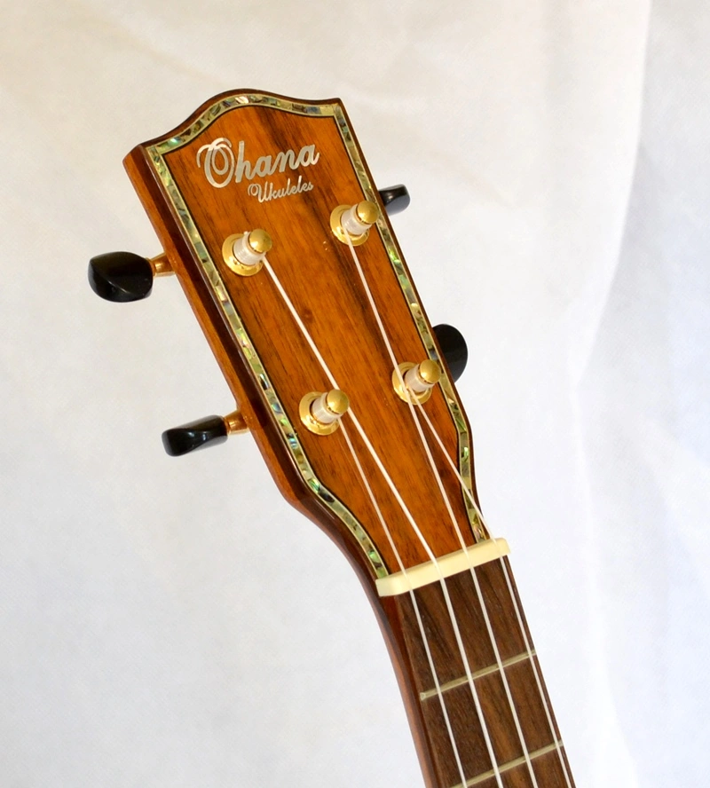 Celomasivní tenorové ukulele OHANA TK-60G Cedr & Akacia