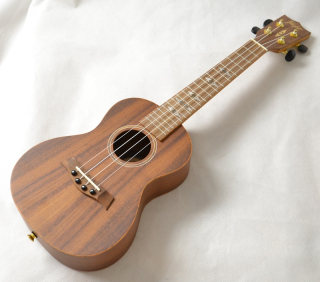 Koncertní ukulele FLIGHT DUC 440 Akacia